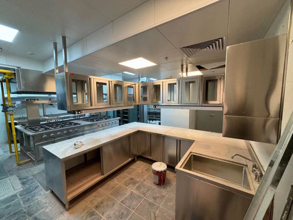 某飯店商用廚具施工現(xiàn)場展示