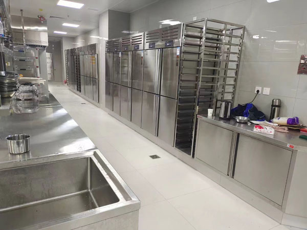 某餐廳廚房設(shè)備工程施工現(xiàn)場展示